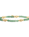 Gouden armbanden voor vrouwen versierd met een groene aventurijn edelsteen 
