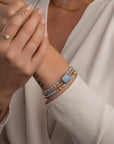 gouden kralenarmband met blauwe blue lace agate edelsteen 