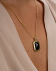 Gouden amulet met Onyx edelsten aan gourmet ketting Sparkling Jewels 